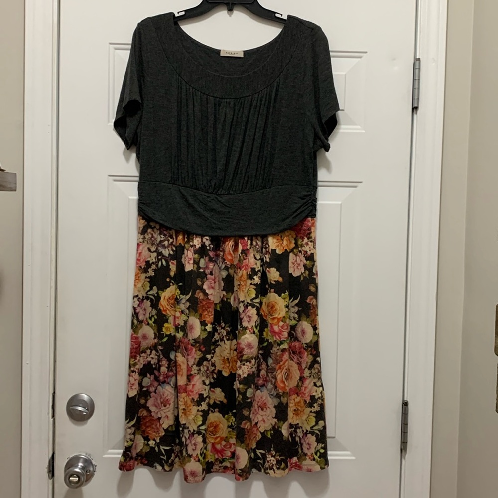 3/$15 Gilli size 1X floral dress